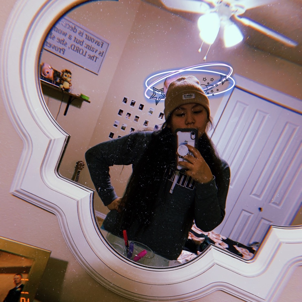 Meet your Posher, Gloria